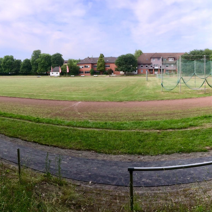 Flutlichtanlage für den Fußballplatz