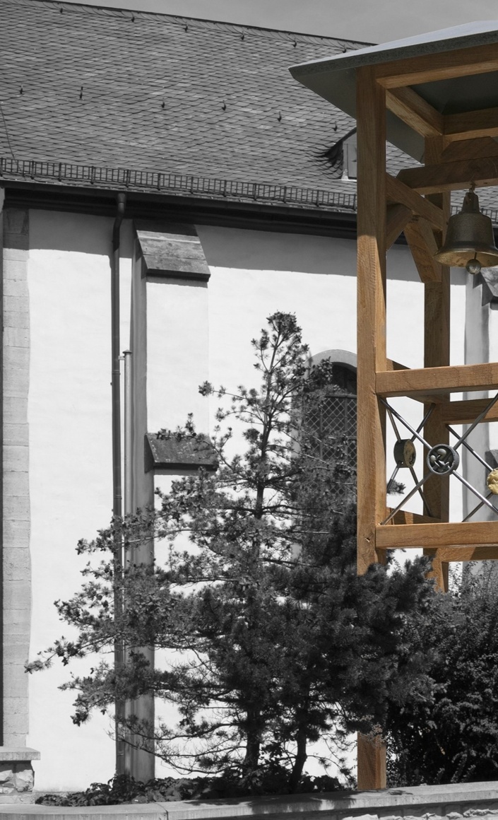 Glockenstuhl für historische Kirchenglocke