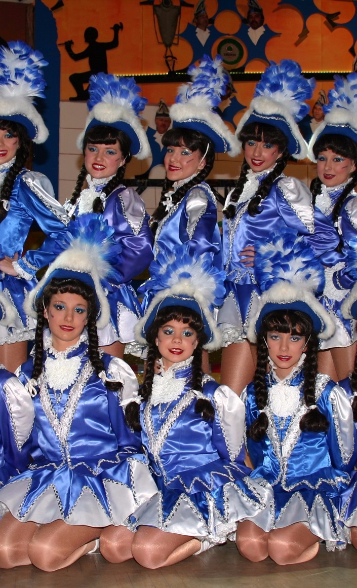 Neue Jugendgardeuniformen