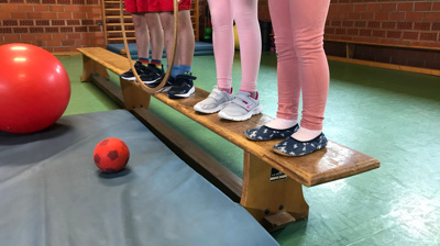 Auf die Plätze, fertig, los! Für neuen Schwung beim Kinderturnen