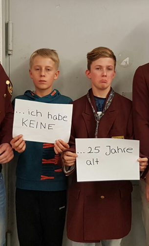 Neue Uniformen für Jung und Alt