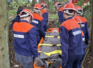 Neue Kleidung für die Jugendfeuerwehr Ulmet