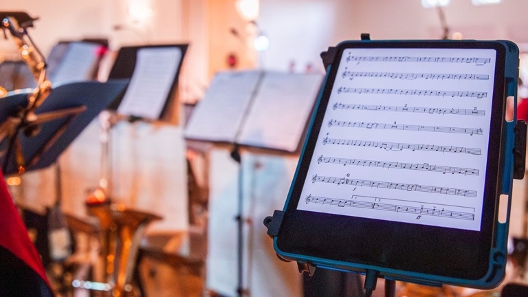 Digitalisierung der schweren Notenmappen