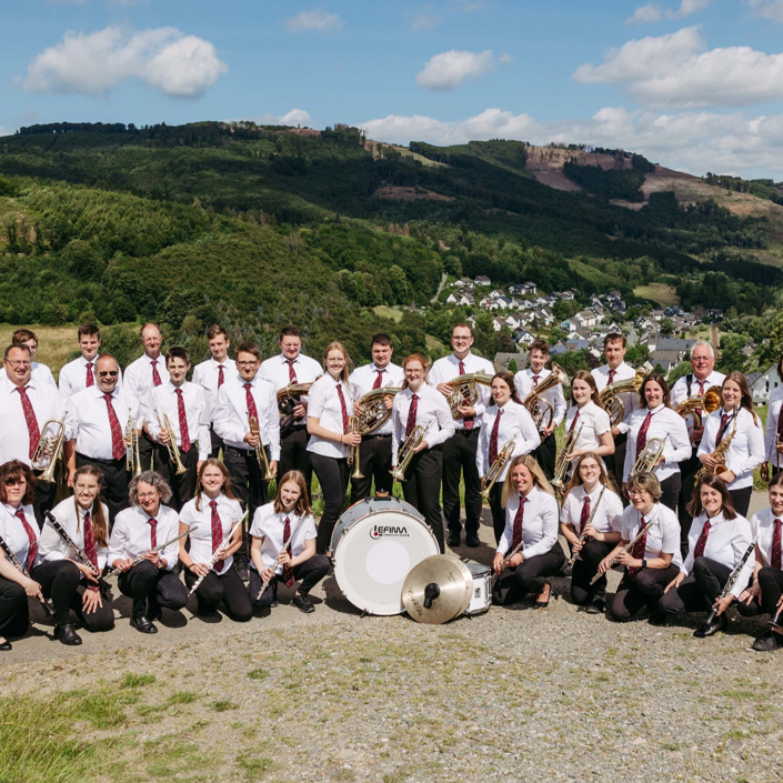 Uniformwesten für den Musikverein Wulmeringhausen