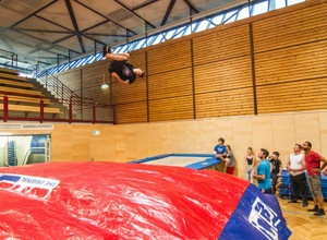 CVN Bagjump: Let´s fly