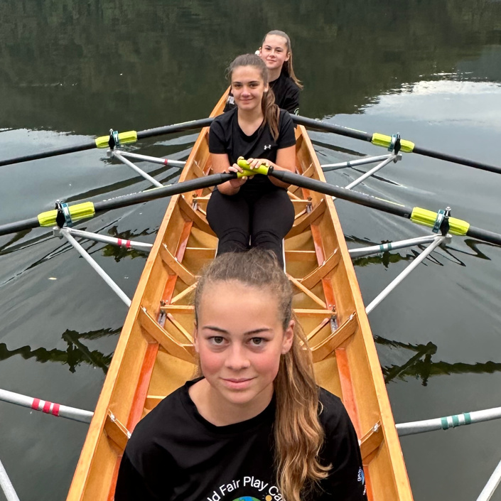 Neues leichtes 4er Ruderboot für die Jugendlichen und Frauen