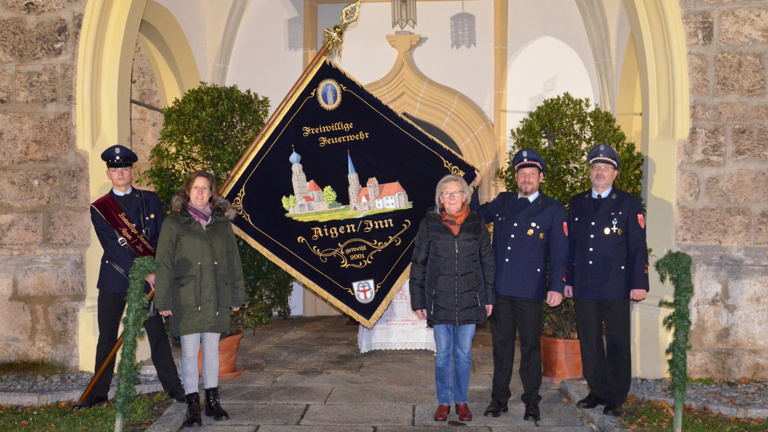 Restaurierung der Vereinsfahne und Ausstattung der Jugendfeuerwehr