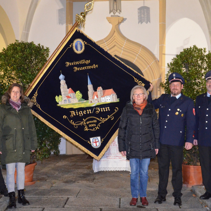 Restaurierung der Vereinsfahne und Ausstattung der Jugendfeuerwehr