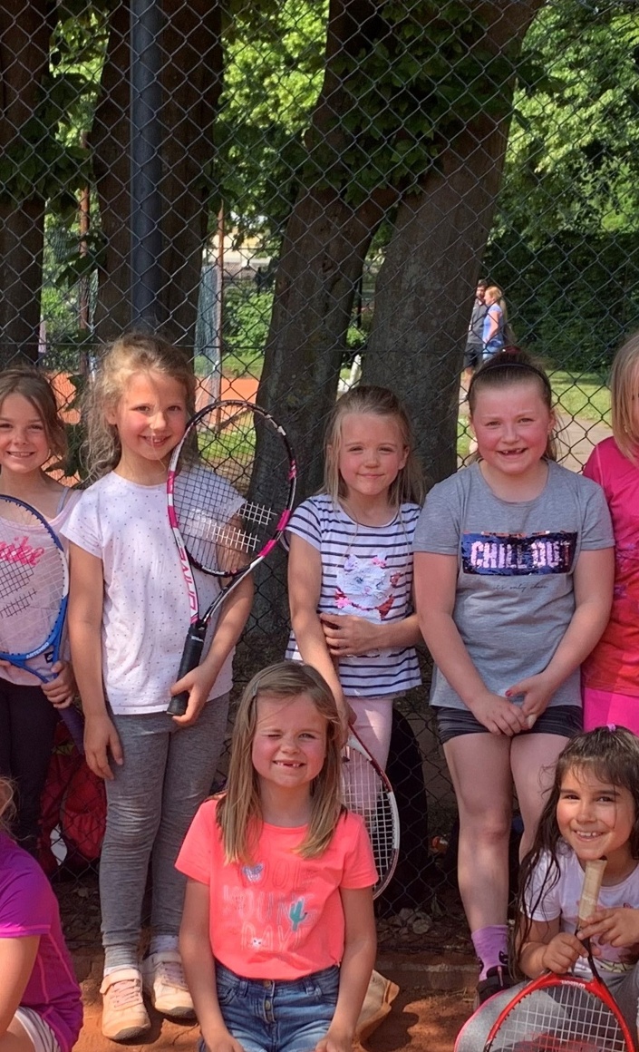 Darf ich bitte Tennis spielen