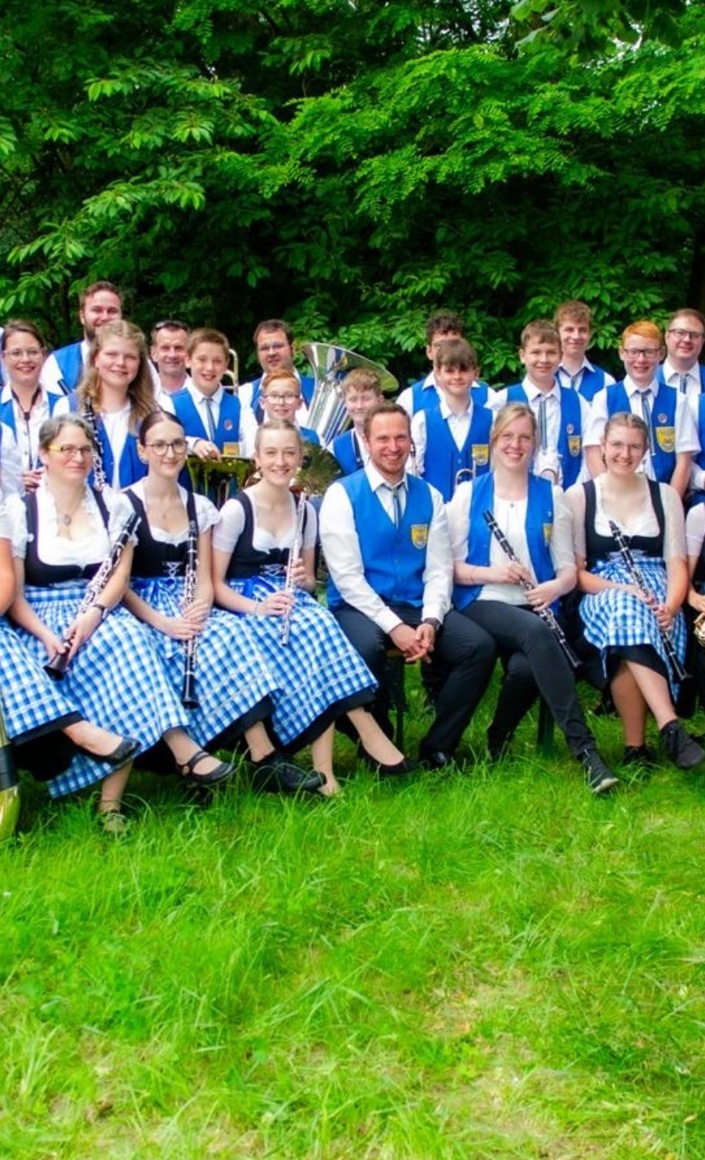 Neue Uniformen für die Blaskapelle Mürsbach
