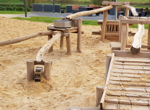 Wasser-Matsch-Anlage-im-JestePark