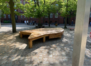Schülerprojekt Outdoor-Bühne mit Sitzgelegenheiten