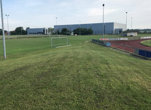 Neuer Rasenmäher für sechs Fußballfelder