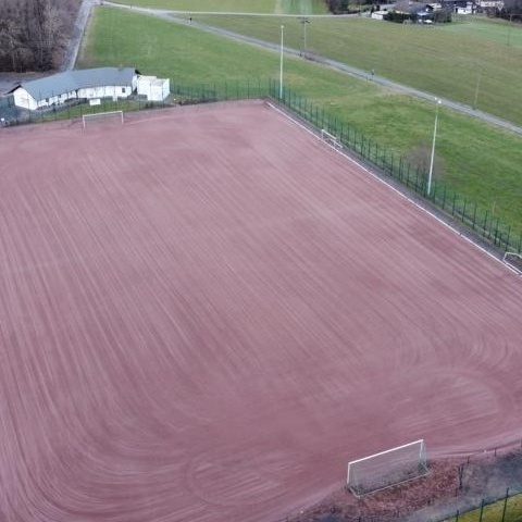 Anschaffung von zwei Rolltoren zur Verkleinerung des Fußballplatzes