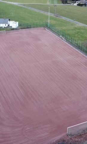 Anschaffung von zwei Rolltoren zur Verkleinerung des Fußballplatzes