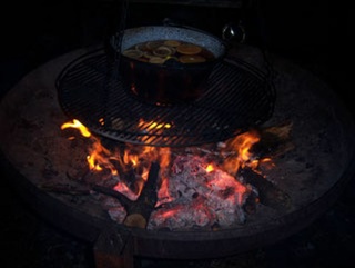 Wintersonnenwende mit Käsefondue am Feuer