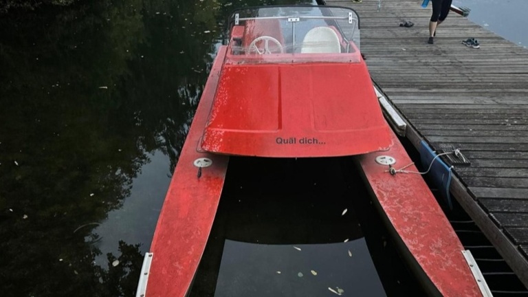 Trainer*innen-Katamaran für die Ruder-Riege der Angelaschule