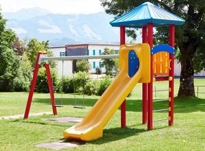 Neuanschaffung Spielturm für Kinderspielplatz in Prath