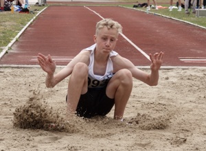 Stadtwerke: Aufblasbares Zelt für Leichtathletik-Events