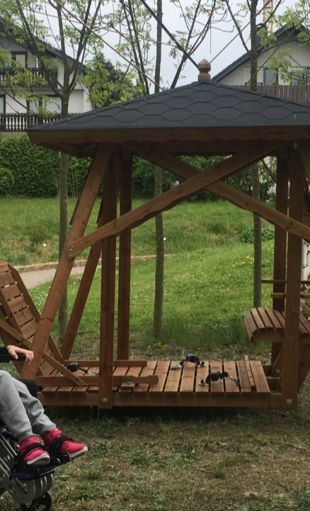 Rollstuhlkinder kommen hoch hinaus
