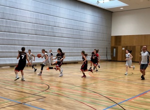 Girlspower beim Basketball