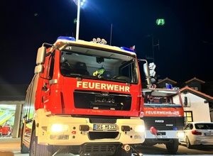 Neue Möbel für die Feuerwehr Schöllnach