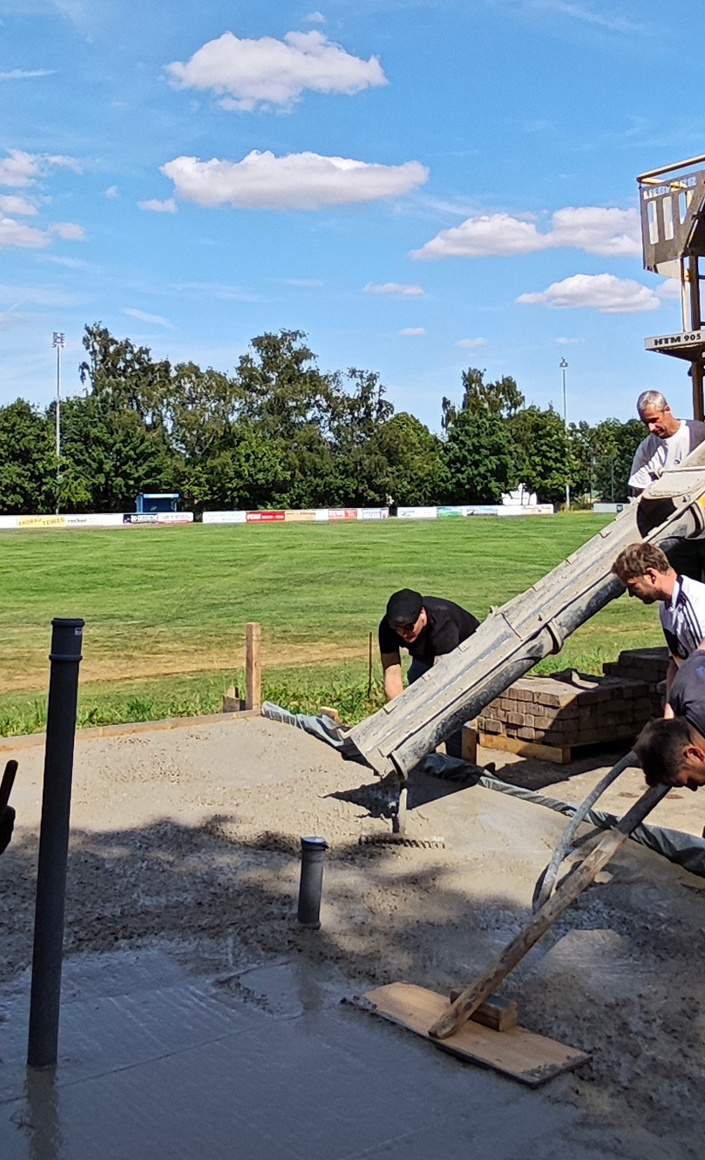 Neubau der Grillhütte im Burgstadion