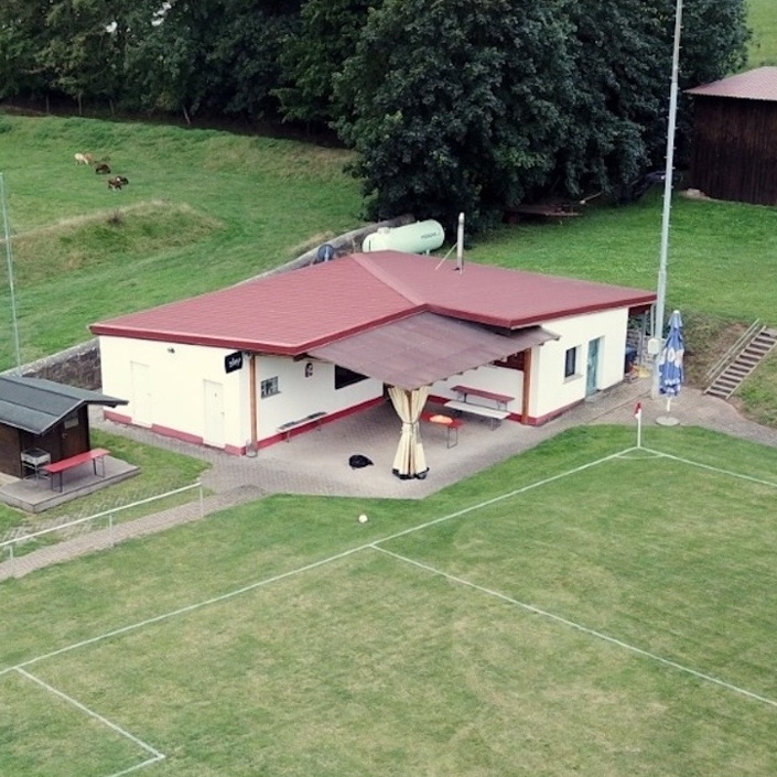 Neue Tische und Stühle für das Vereinsheim