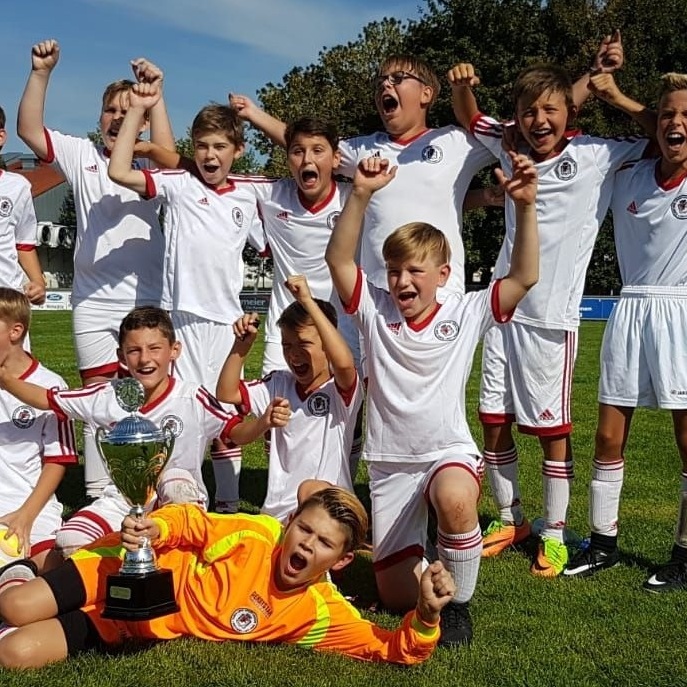 Restaurierung der Sportplätze