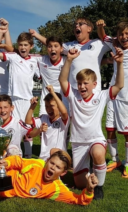 Restaurierung der Sportplätze
