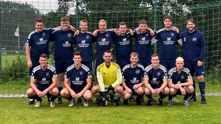 Trainingsanzüge und Poloshirts für II. Mannschaft des GSV 2015