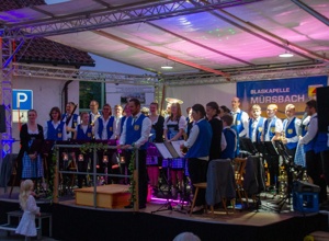 Neue Uniformen für die Blaskapelle Mürsbach