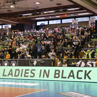 2 VIP-Tickets für ein Spiel der Ladies in Black