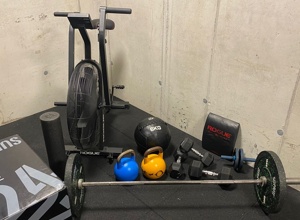 Fitnessbereich an der Ballwand des TC Rommelshausen e.V.
