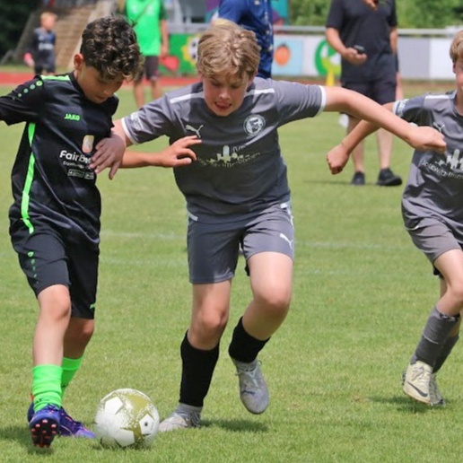 Neuer Rasentraktor für die DJK Arminia Ibbenbüren