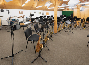 Blasinstrumente für die Ausbildung junger MusikerInnen