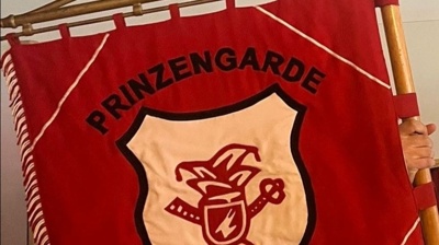 Neue Standarte (Fahne)  für die Prinzengarde Saalhausen
