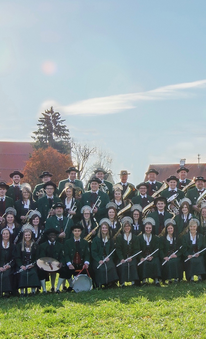 Neue Vereinsfahne für die Musikkapelle Pfärrich