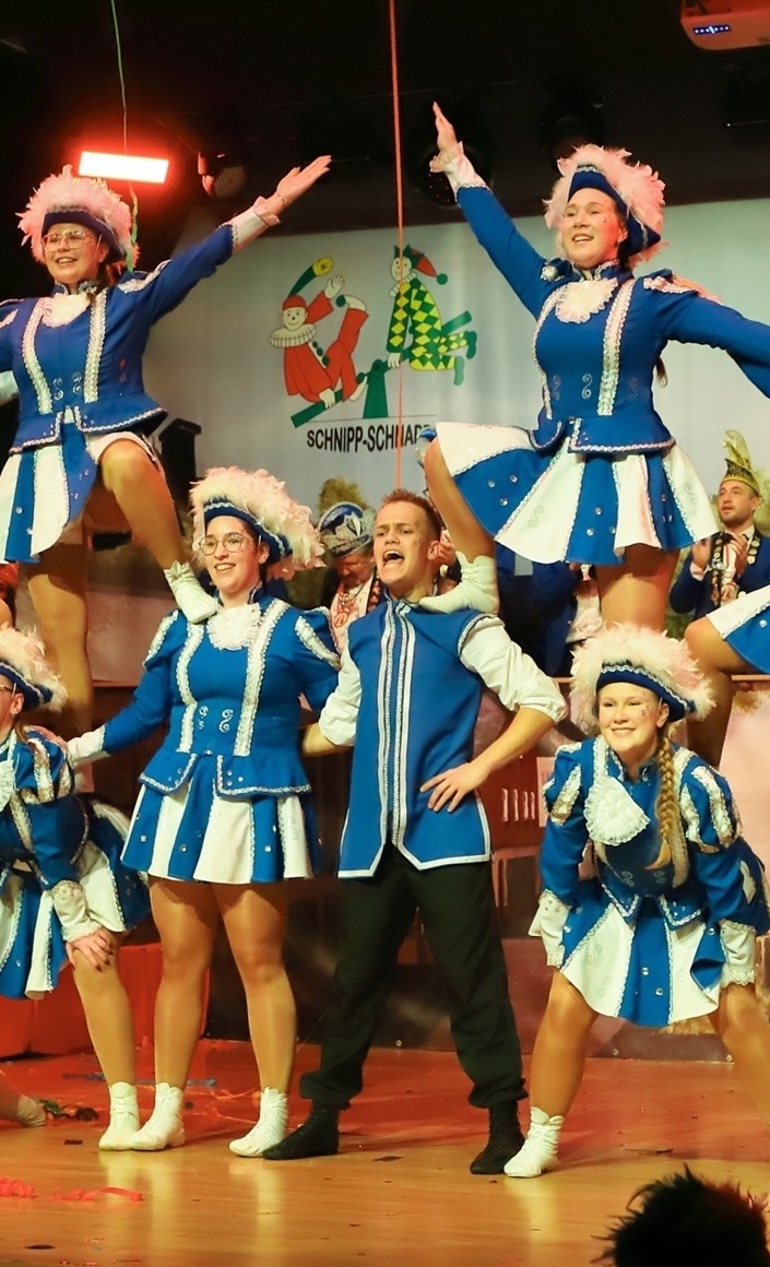 Karneval in Farbe: Neue Kostüme für unsere Prinzengarde!
