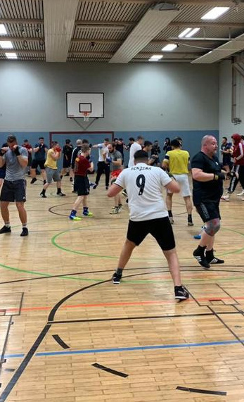 Neue Sportgeräte für den BC Helios