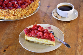 Einladung zu 1 Tasse Kaffee und 1 Stück Kuchen beim Herbstfest 2021