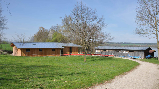 Bau von Umkleiden und Toiletten für das Bootshaus