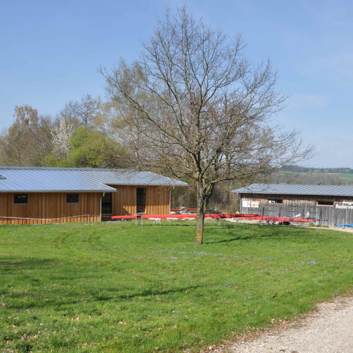 Bau von Umkleiden und Toiletten für das Bootshaus
