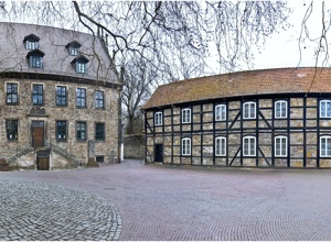 Volksbank: Beschaffung von Großschirmen für den Landsbergschen Hof