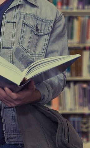 Funktionelle Ausstattung für Bücherei der Zukunft