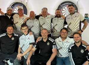 Volksbank: Im neuen Dress zur 180! Teamkleidung für Mill Darters