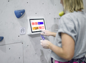 Clift - Installation einer interaktiven LED-Kletterwand für alle Level