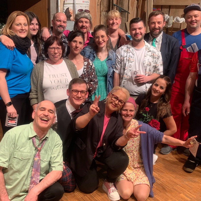 Theaterverein Haslach. Gemeinsam für neue Vereinskleidung