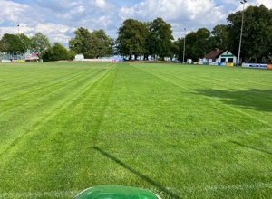Neuer Rasenmäher für den SV Adler
