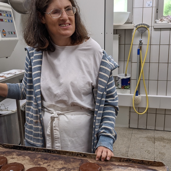 Wir backen Lebkuchen für SOS-Kinder